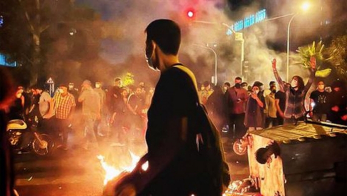 في اليوم الـ24 من الانتفاضة مظاهرات ومواجهات بين المواطنين مع القوى القمعية في طهران ومدن مختلفة من البلاد