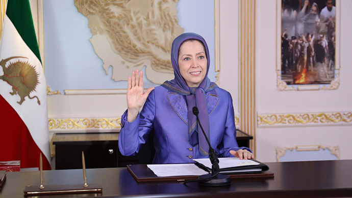 مریم رجوي تطالب العالم بالاعتراف بحق الايرانيين في الدفاع عن انفسهم