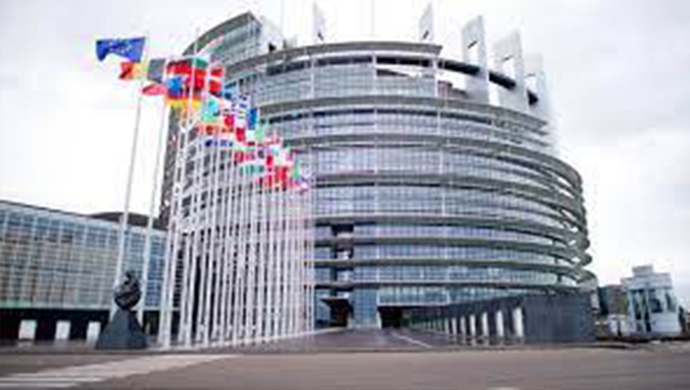 موقف وعمل سخيفین من قبل وزارة خارجية نظام الملالی في تصنیف النواب والشخصیات المؤيدة لمجاهدي خلق في أوروبا