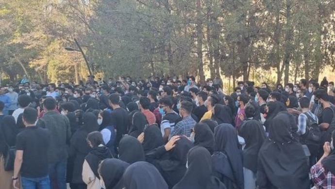 مظاهرات حاشدة في مدينة سقز بمناسبة احياء ذكرى مرور 40 يوما على استشهاد ”مهسا أميني“