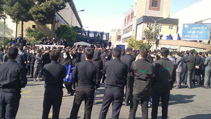 آخر تطورات الانتفاضة الإيرانية في يومها الـ 65