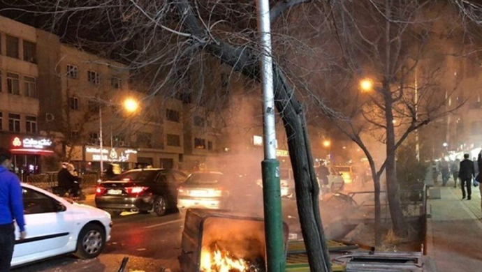 في الذكرى الثالثة لانتفاضة (نوفمبر) 2019 وبداية الشهر الثالث للانتفاضة الوطنية، تنهض إيران بشكل عارم