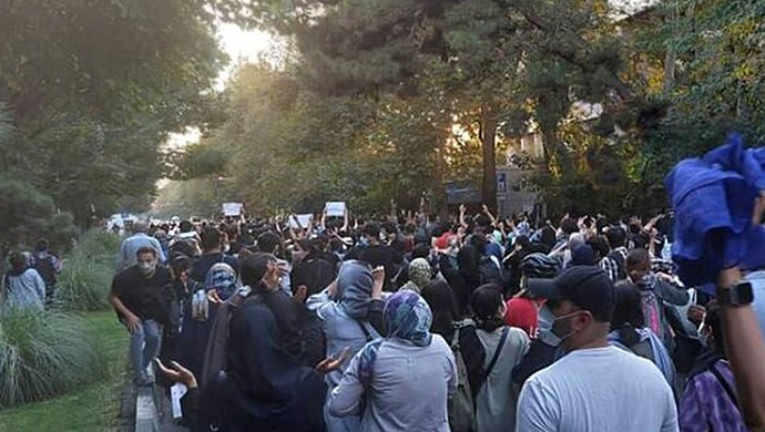 نبذة عن انتفاضة إيران اليوم 55