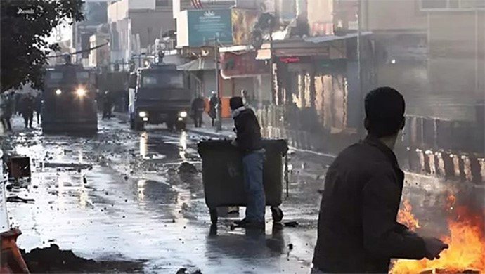 في الليلة الـ55 للانتفاضة احتجاجات وإضرام النار في أنحاء البلاد وأربعينية شهداء زاهدان