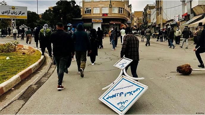 إيران .. انتفاضة شعب واسترضاء للديكتاتور! (2-2)