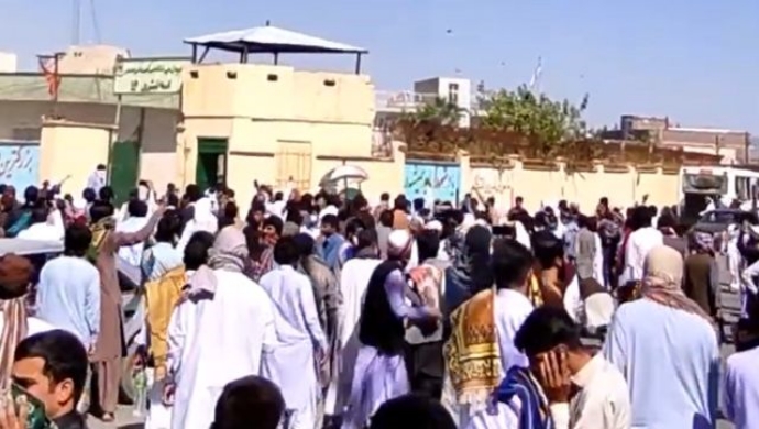 تظاهرات حاشدة لأهالي زاهدان في الشهر الرابع للانتفاضة بهتاف الموت لخامنئي