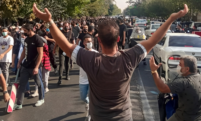 نبذة عن إنتفاضة إيران ليومها الـ 83 