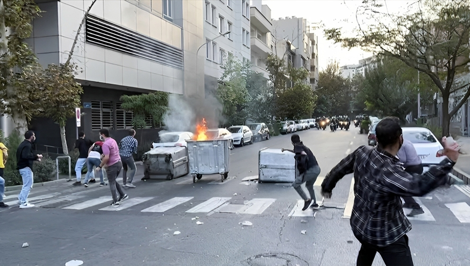 لثورة تقض مضاجع دكتاتورية الملالي 