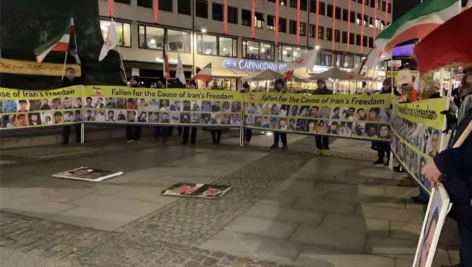 مظاهرات لأنصار مجاهدي خلق في يوتوبوري تضامنا مع انتفاضة الشعب الإيراني