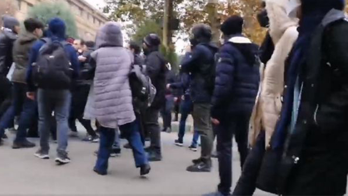 انتفاضة طلابية عامة في اليوم الثالث والثمانين من الانتفاضة ويوم الطالب