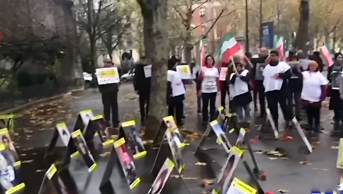 باريس - إقامة معرض لتكريم شهداء الانتفاضة الوطنية الإيرانية