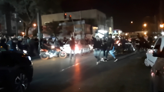 انتفاضة إيران في يومها الـ 88: مظاهرات في طهران ومدن مختلفة ضد إعدام مجيد رضا رهنورد