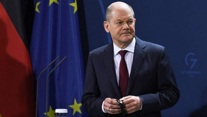 أولاف شولتس - الحكومة الإيرانية تقتل شعبها!