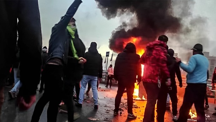 قوات حرس نظام الملالي: إعدام المتظاهرين هو النقطة الرئيسية والحاسمة للنظام في مواجهة انتفاضة الشعب