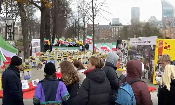 معرض صور لشهداء الانتفاضة الايرانية بهولندا 