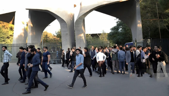 انتفاضة الشعب الإيراني ودور الطلاب والأكاديميين!