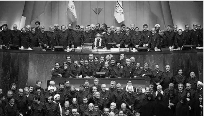 أعضاء مجلس شورى نظام الملالي بزي قوات الحرس