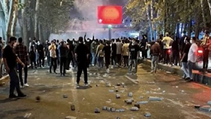 نبذة عن إنتفاضة إيران في يومها الـ136