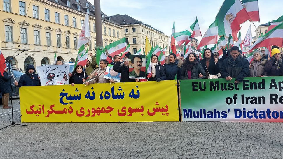 اليوم الثاني من تظاهرات الإيرانيين مع انعقاد مؤتمر ميونيخ بشعار "لا لنظام الشاه ولا للملالي"