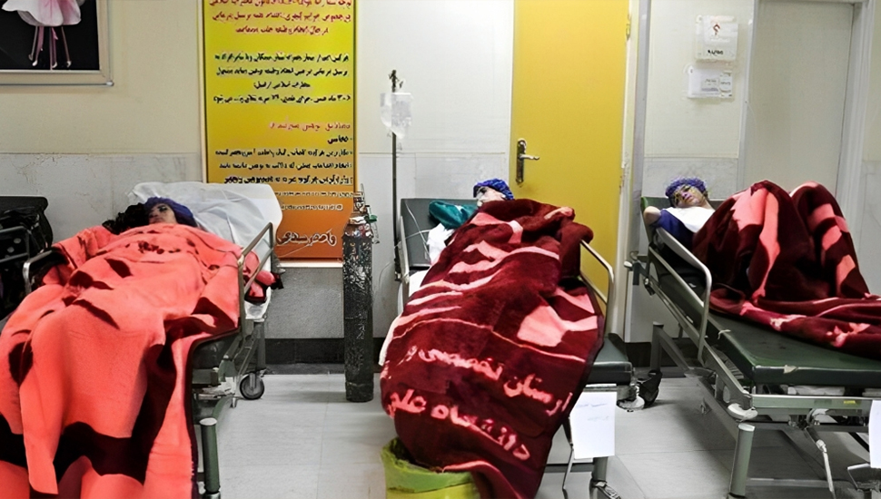 بعد قم وطهران، تعرض 52 طالبة أخرى في بروجرد للتسمم