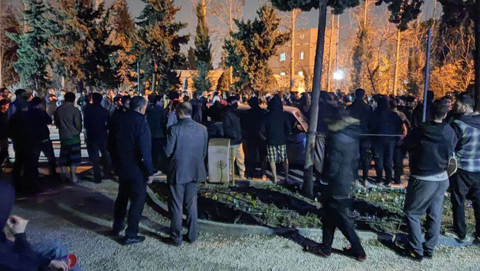 نبذة عن انتفاضة إيران في يومها الـ 165