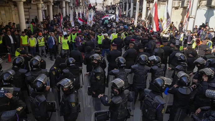 الولايات المتحدة تشدد تدفق الدولارفي العراق للقضاء على غسيل الإموال يفيد إيران وسوريا