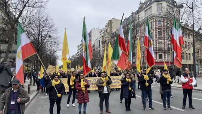 التلفزيون الفرنسي - مظاهرة المجلس الوطني للمقاومة الإيرانية في باريس دعما للانتفاضة الإيرانية