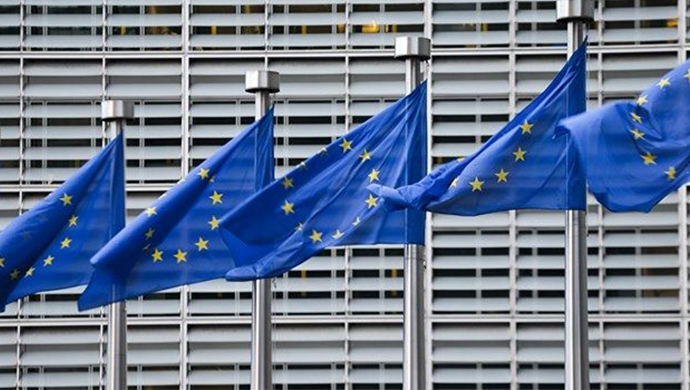 الاتحاد الأوروبي يعاقب 32 فردًا وكيانين من نظام الملالي بسبب قمع المتظاهرين