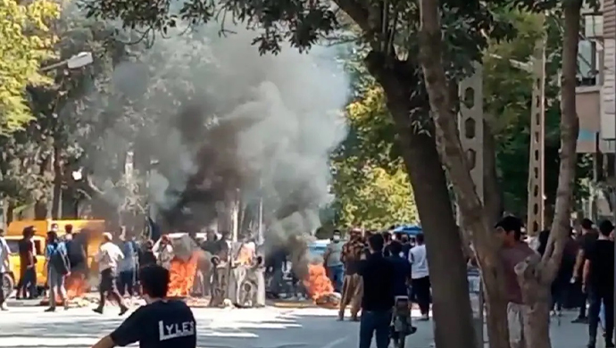 نظرة على الدور التاريخي للمجتمع العربي بشأن انتفاضة الشعب الإيراني!