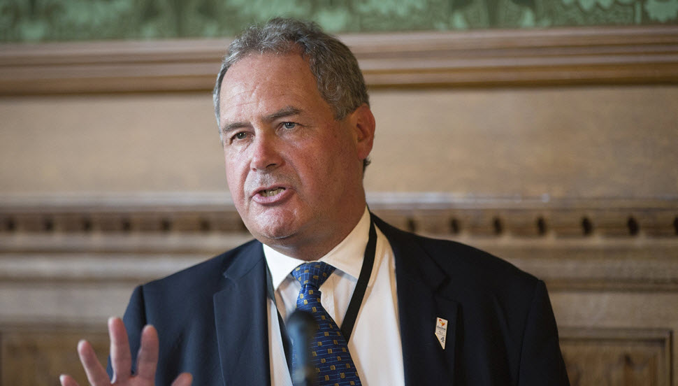 بلاكمان يهاجم المدافعين عن نظام ولاية الفقيه