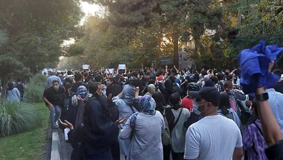 نبذة عن إنتفاضة إيران في يومها الـ182