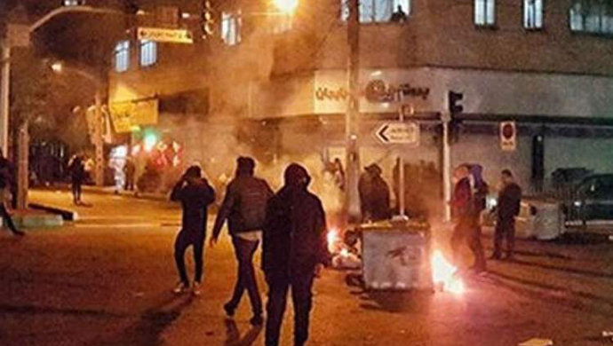مواجهة الشباب مع قوات نظام الملالي في طهران ومدن أخرى