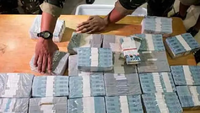 دور الحرس في غسيل الأموال لخامنئي