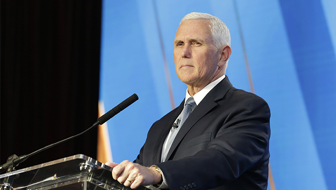 مايك بنس للنشطاء الإيرانيين الاحتجاجات المناهضة للنظام «ثورة في طور التكوين»