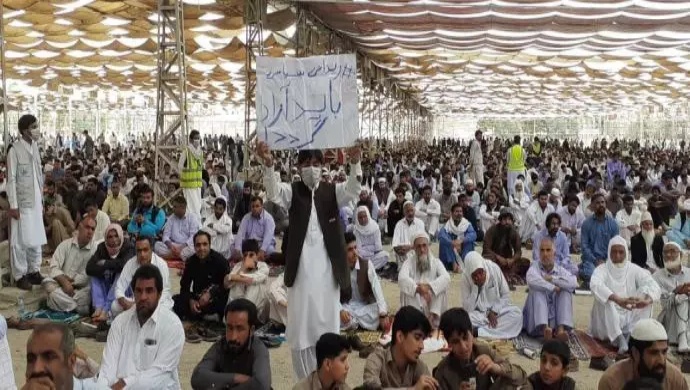 مظاهرات حاشدة في زاهدان بشعار« مائة عام من الجريمة في نظامي الشاه و ولاية الفقيه» - الجمعة 17 مارس