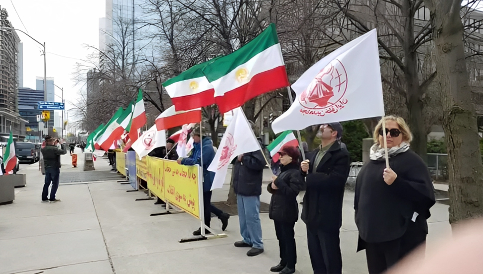 تورنتو - مظاهرات الإيرانيين دعمًا للانتفاضة الوطنية في إيران