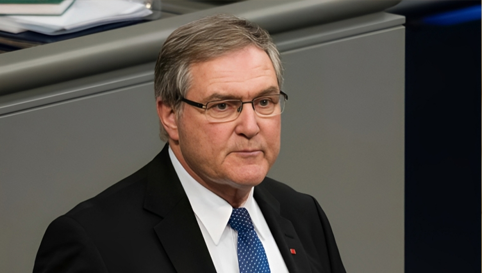 يونغ : خطة النقاط العشر افقدت الملالي صوابهم