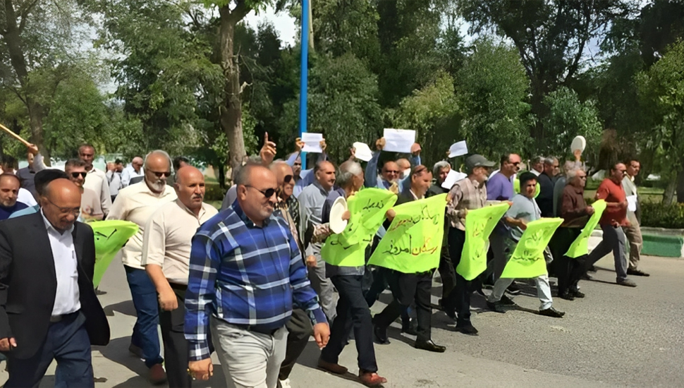 تجمعات احتجاجية للمتقاعدين والعمال في إيران