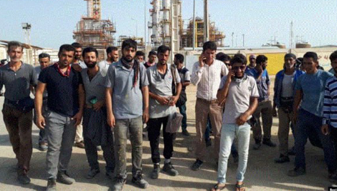 اليوم الثاني من إضراب عمال النفط والغاز في عدة مدن إيرانية