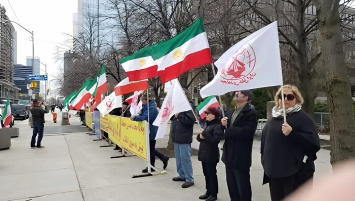 تورنتو - مظاهرات الإيرانيين دعمًا للانتفاضة الوطنية في إيران 