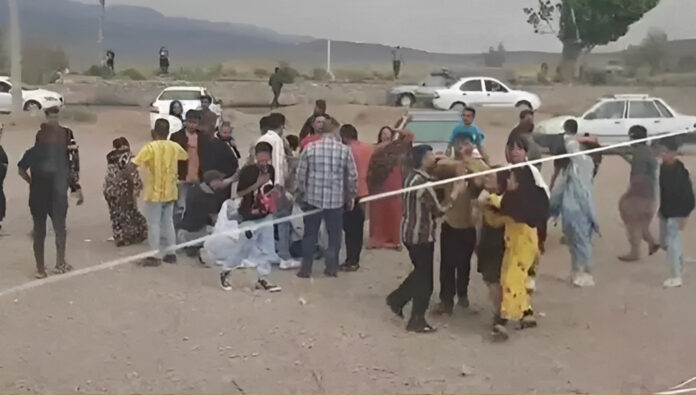 وفاة مواطنة في محافظة كرمان خلال الصراع بين المواطنين وأزلام النظام