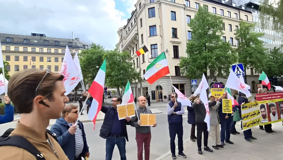 موجة احتجاجات الإيرانيين في عشرات المدن الأوروبية على الصفقة المخزية للإفراج عن الدبلوماسي الإرهابي أسد الله أسدي 