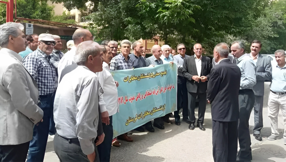 تجمعات احتجاجية لمتقاعدي الاتصالات في المدن الإيرانية