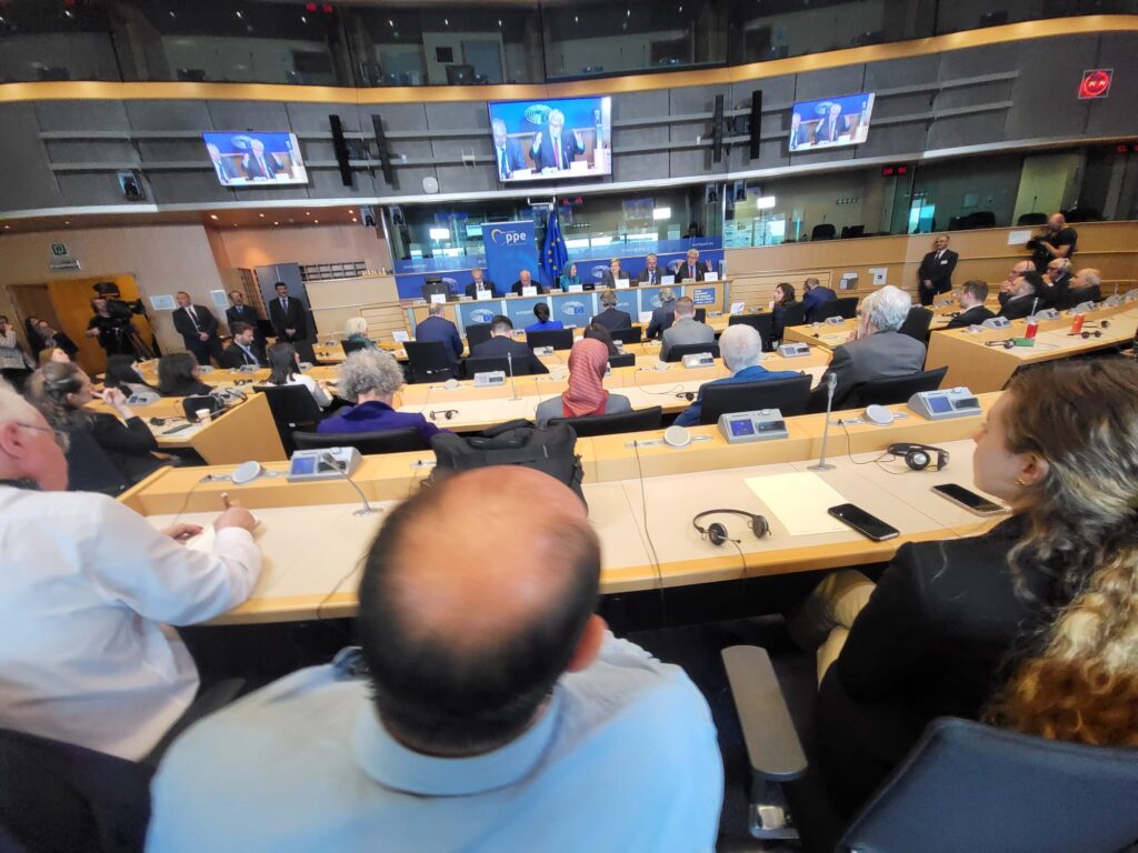 رسائل ممثلي البرلمان الأوروبي بعد لقاء السيدة مريم رجوي في بروكسل 