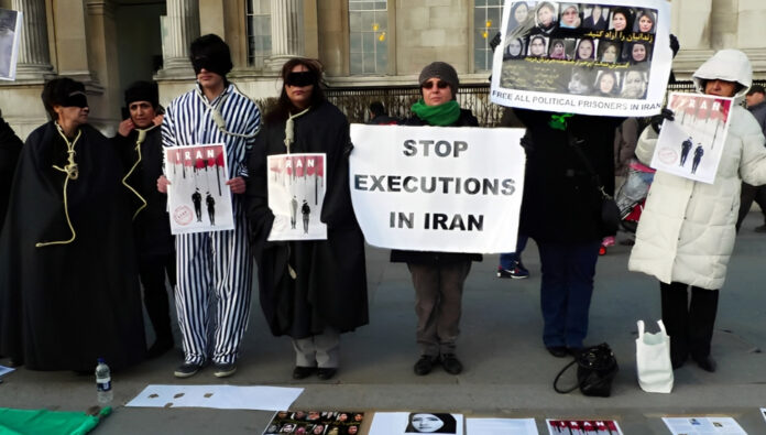 تحذير مفوض الأمم المتحدة السامي لحقوق الإنسان بوقف عمليات الإعدام في إيران 