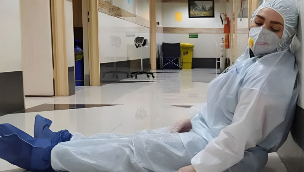 وضع الأطباء في إيران - الهجرة إلى الخارج أو العمل كسائق وإنشاء محل حلاقة