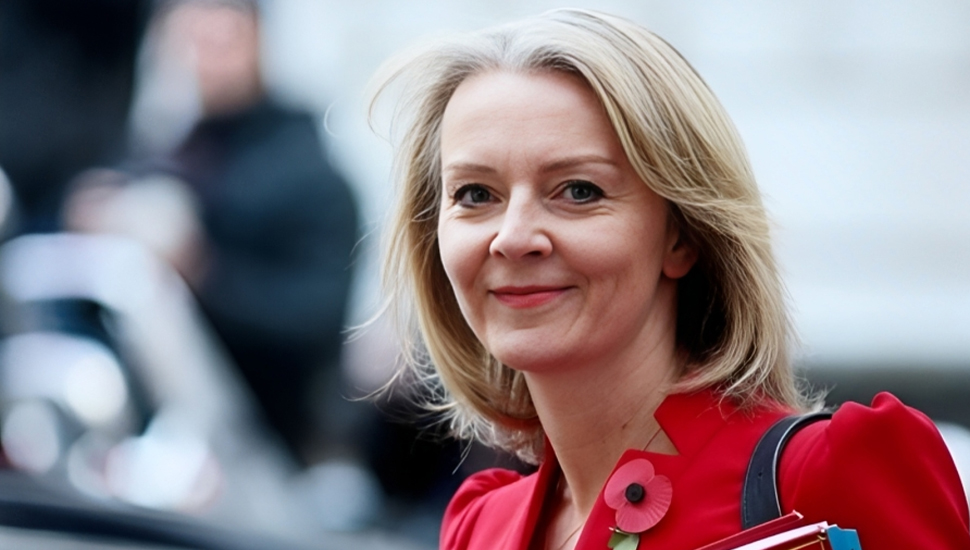 ليز تراس: تهنئة للسيدة مريم رجوي على نشر الحرية والديمقراطية في إيران