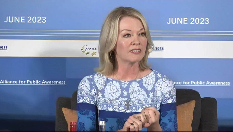 مقابلة مع كانديس بيرغن، رئيسة حزب المحافظين الكندي، حول المظاهرة الكبيرة للإيرانيين في باريس