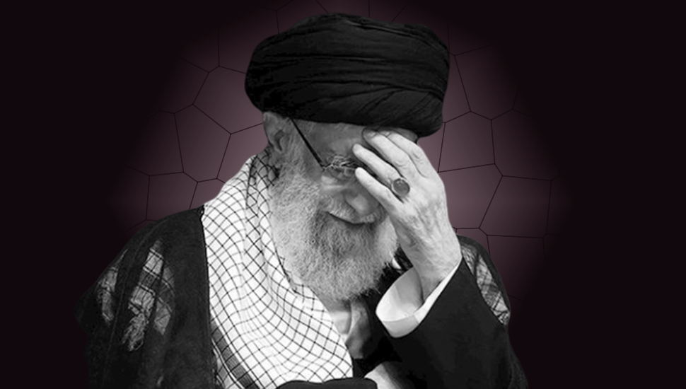 هل يستطيع خامنئي تجنب الإطاحة به عام 2023؟