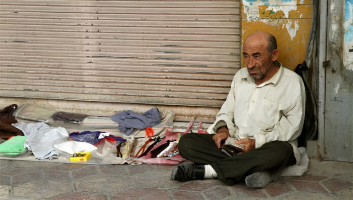 إضافة 18 مليون شخص إلى السكان تحت خط الفقر في إيران في فترة حكومة إبراهيم رئيسي